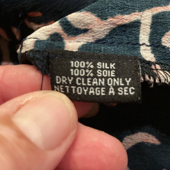 Tolani Dark Blue Silk Top Size Medium - Picture 8 of 13